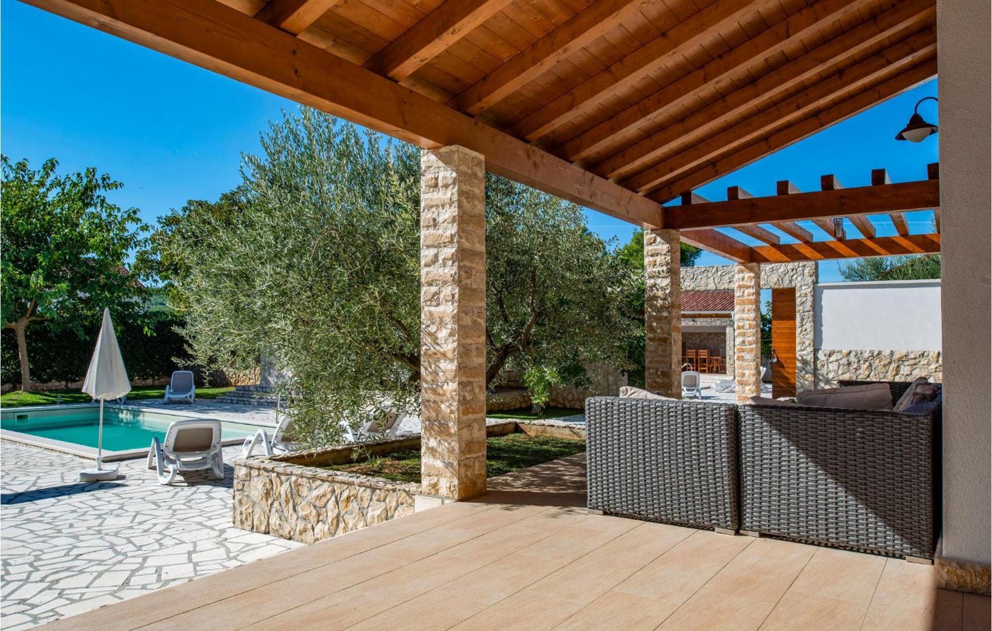 Lovely Home In Sibenik With Wifi Экстерьер фото